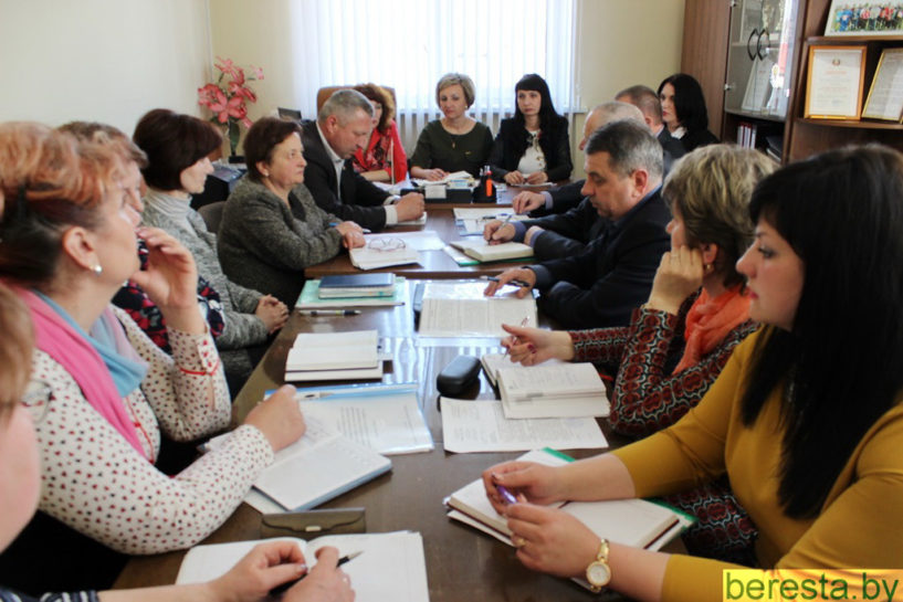 Семинар-совещание по вопросам работы с обращениями граждан и осуществления административных процедур прошел в минувшую пятницу на базе Малоберестовицкого сельисполкома
