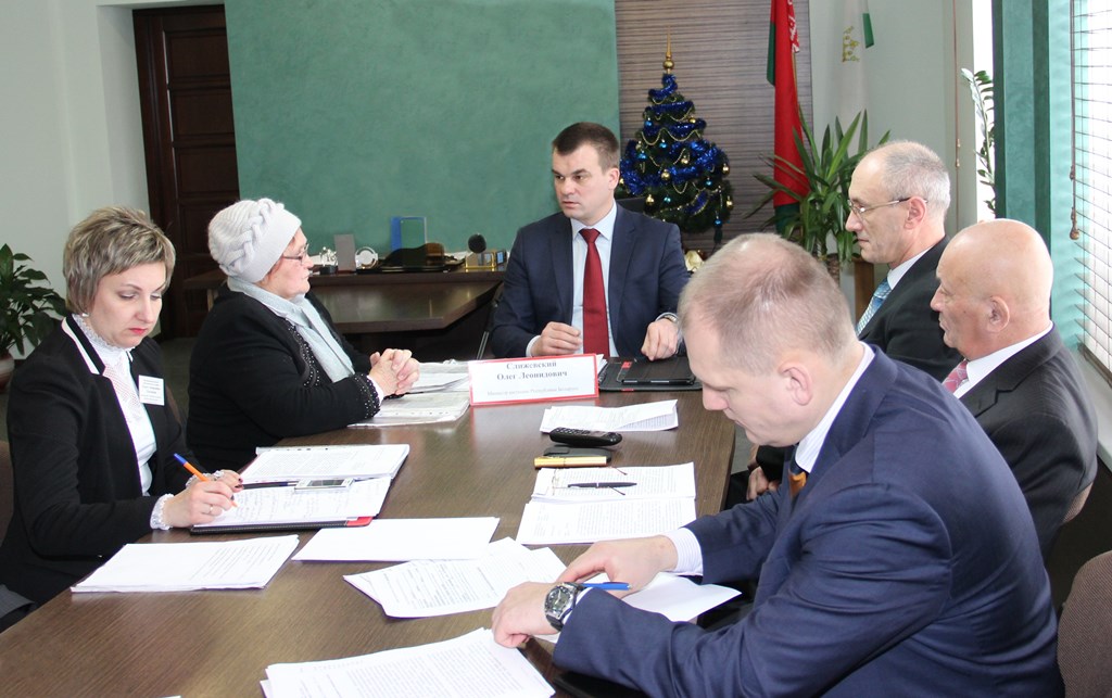 В Берестовице принимал граждан министр юстиции Республики Беларусь Олег Слижевский