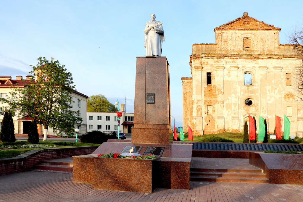Мемориал Славы в Большой Берестовице: выбитых в граните фамилий стало больше