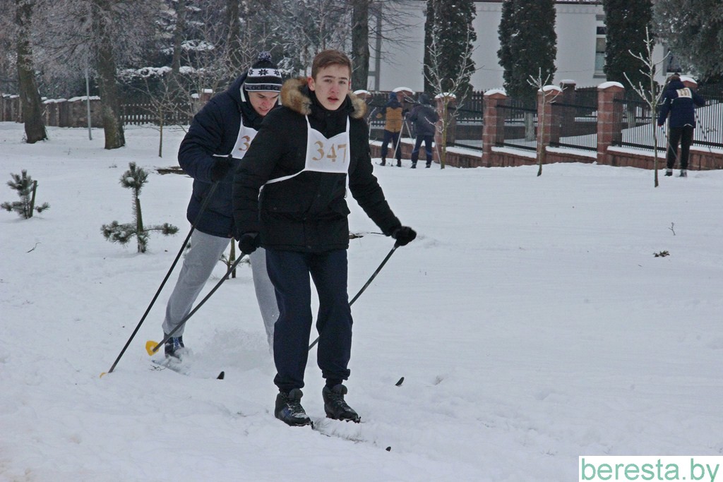 Спартакиада по зимнему многоборью «Защитник Отечества» в Большой Берестовице собрала будущих призывников