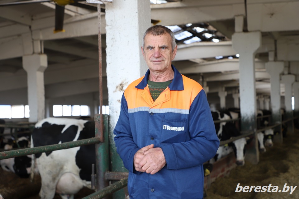 Более 40 лет посвятил труду в сельхозотрасли Леонид Якусик