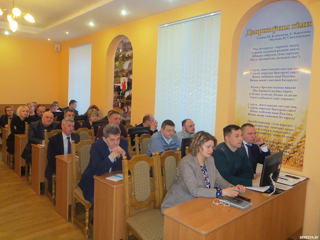 На совещании у председателя райисполкома обсудили вопросы торгового обслуживания населения