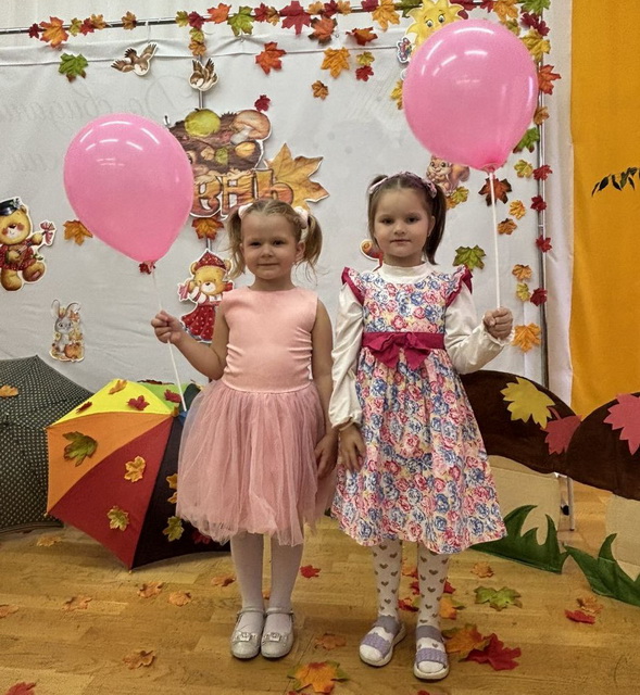 Праздник «Осенние картинки для мамы и папы» прошел в Большеберестовицком детском саду