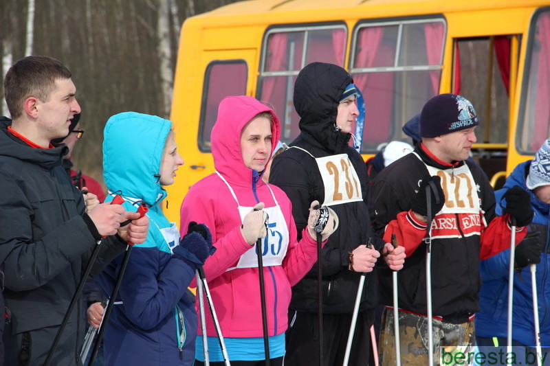 Представители трудовых коллективов приняли участие в «Берестовицкой лыжне»