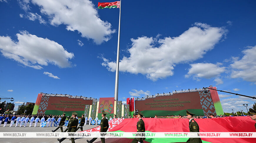 Лукашенко: национальные символы укрепляют единство белорусского народа и сподвигают на великие свершения