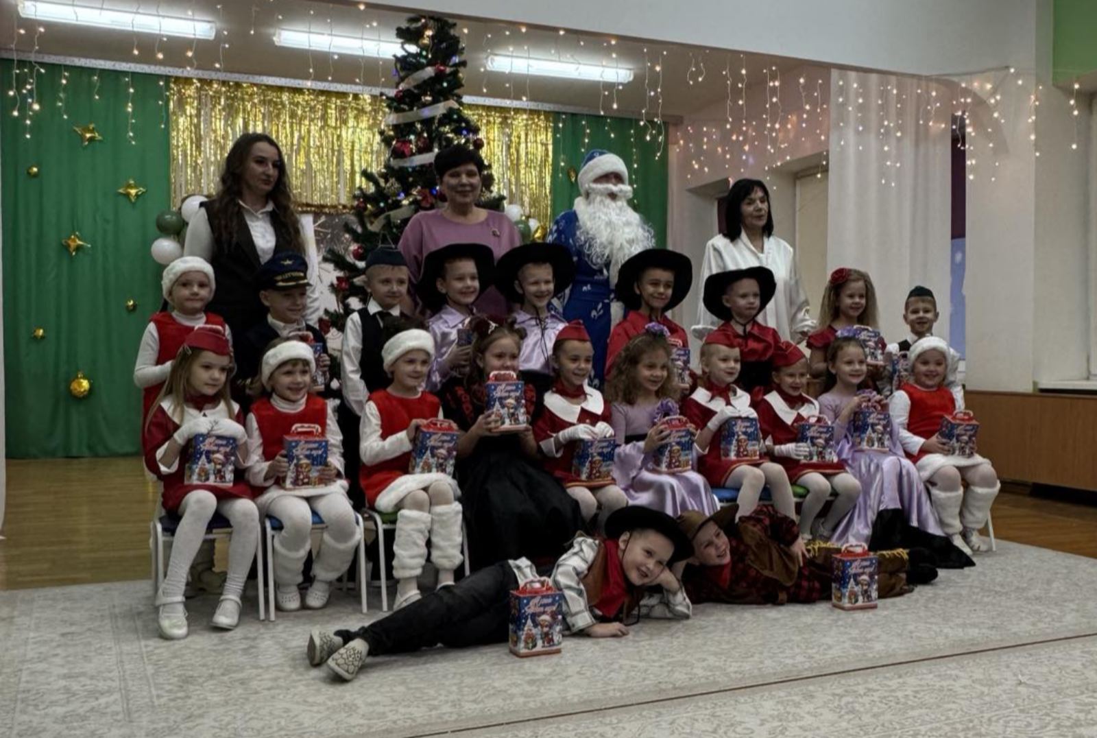 "Новый год в аэропорту". Неожиданное приключение воспитанников Большеберестовицкого детского сада