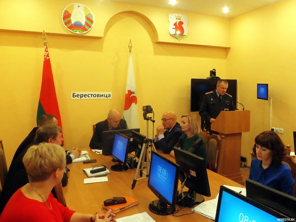 На совещании у председателя Берестовицкого райисполкома рассмотрели  вопросы работы субъектов  профилактики