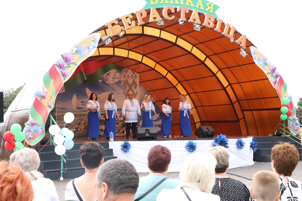На Бераставіччыне адбылося ўрачыстае адкрыццё свята “Беларусь – наша песня і слава!”