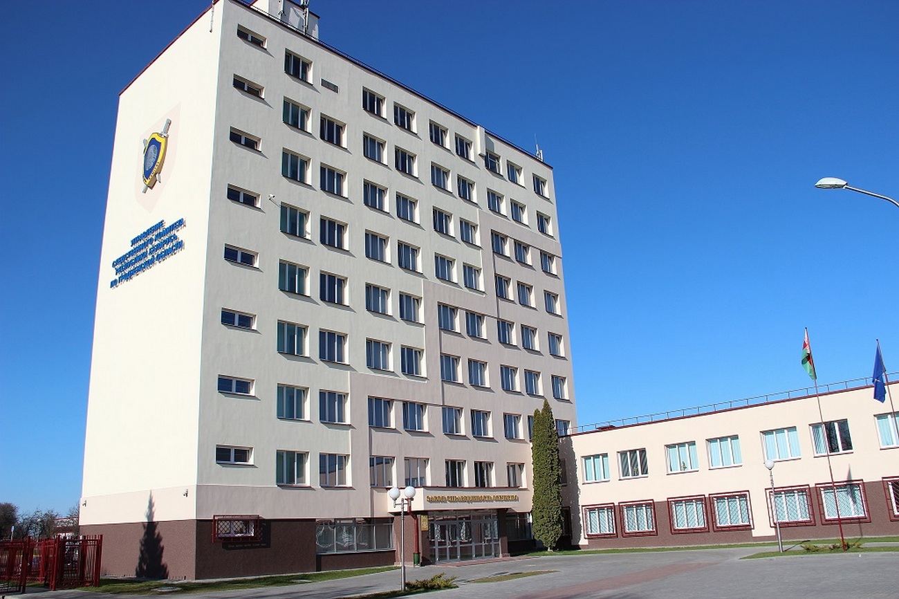 Новые авто так и остались на картинке в Instagram. Историями мошенничеств делится Следственный комитет