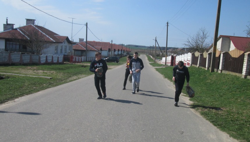 Волонтеры Стародворецкого яслей-сада – базовой школы приняли участие в акции «Кросс-плоггинг моей малой родины»