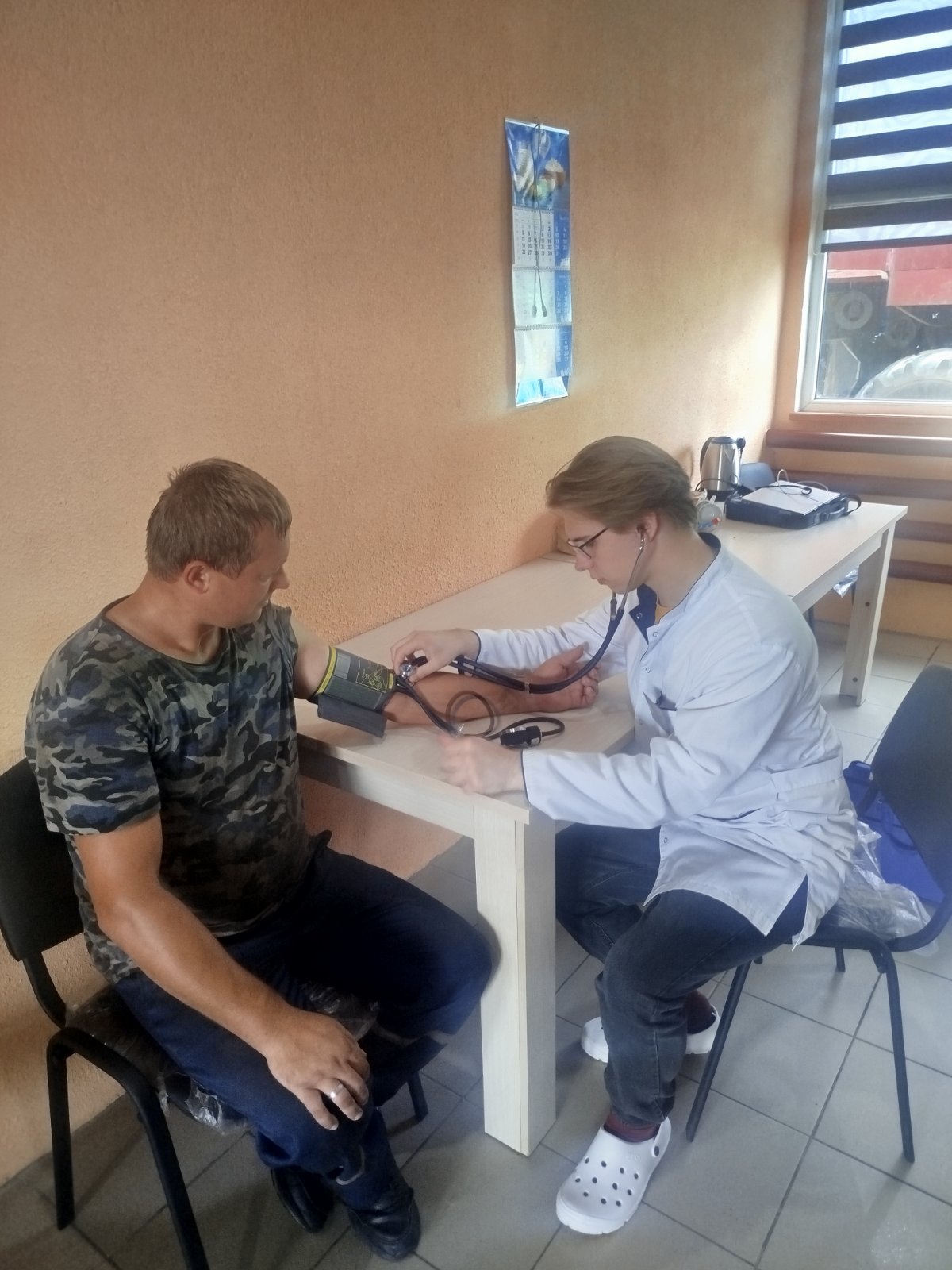 С заботой о здоровье хлеборобов. Медики Берестовитчины проводят выездные консультации для аграриев