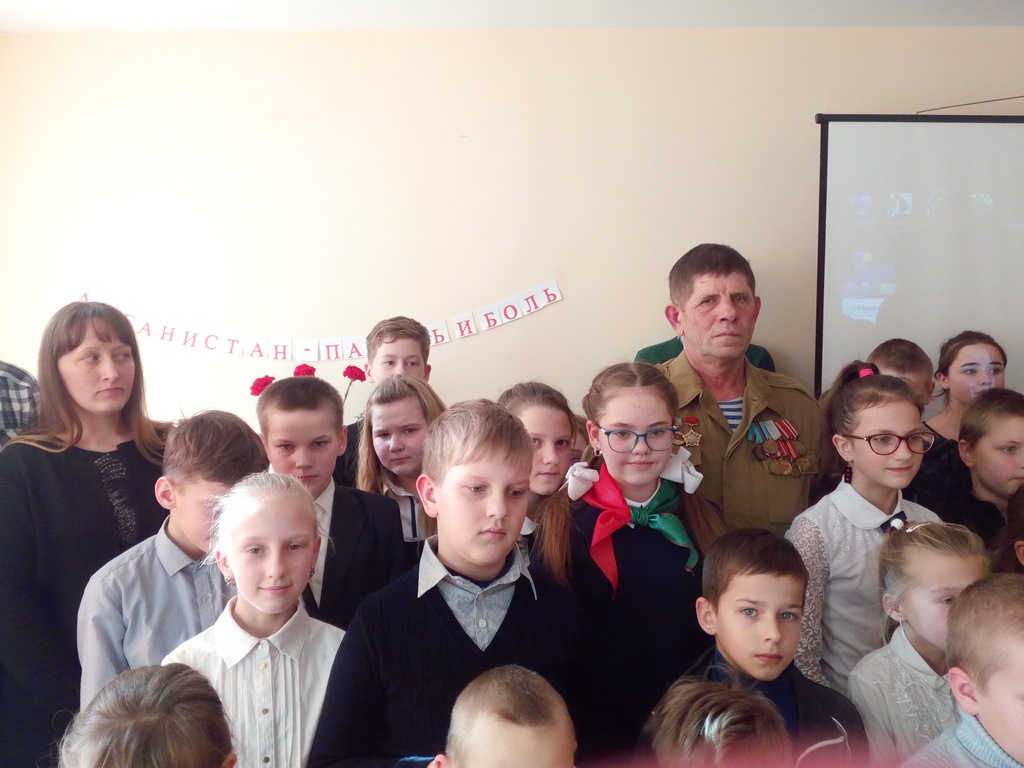В Пархимовской школе прошла встреча с воином-интернационалистом Виктором Шевченя