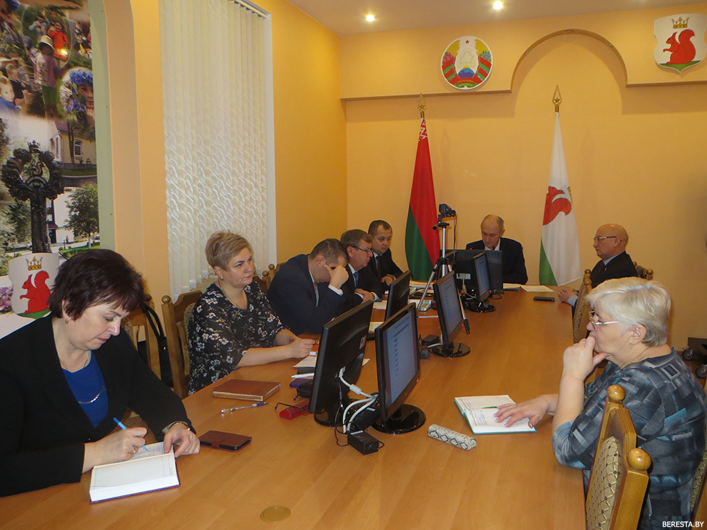 На совещании у председателя райисполкома обсудили вопрос демографической ситуации в районе