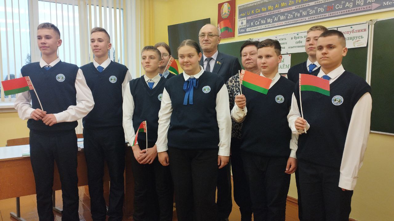 <strong>Депутат Палаты представителей Национального собрания Республики Беларусь Антон Кулисевич принял участие в заседании «Школы Активного Гражданина» в Стародворецкой базовой школе</strong>