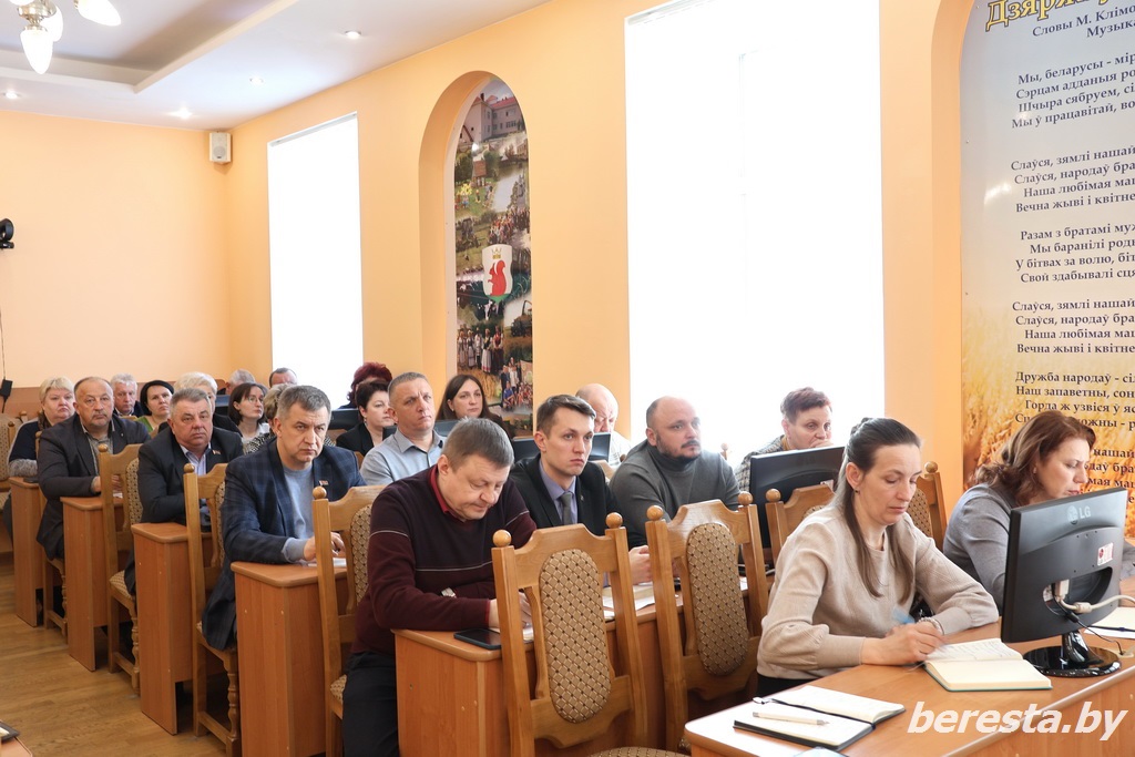 Предстоящий субботник обсудили на совещании у председателя Берестовицкого райисполкома Дмитрия Кадргулова