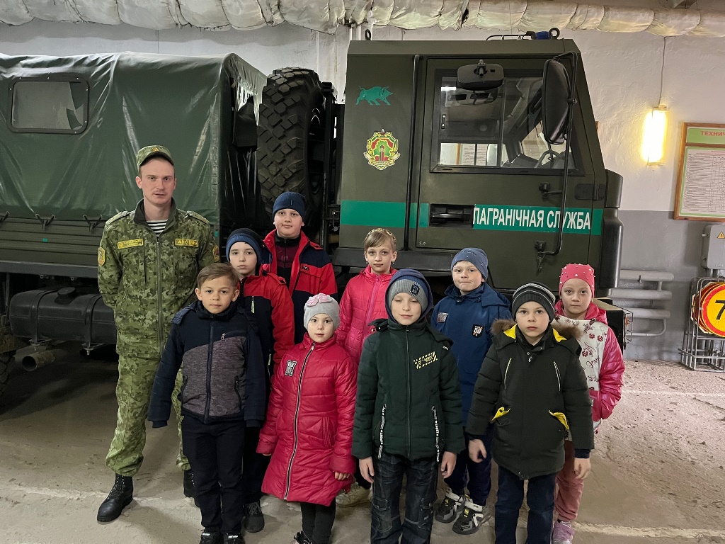 Незабываемая экскурсия  для пархимовских школьников на пограничную заставу «Семёновка»