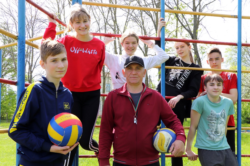 Учитель физической культуры и здоровья Олекшицкой СШ Владимир Целюк всегда держит высокую планку