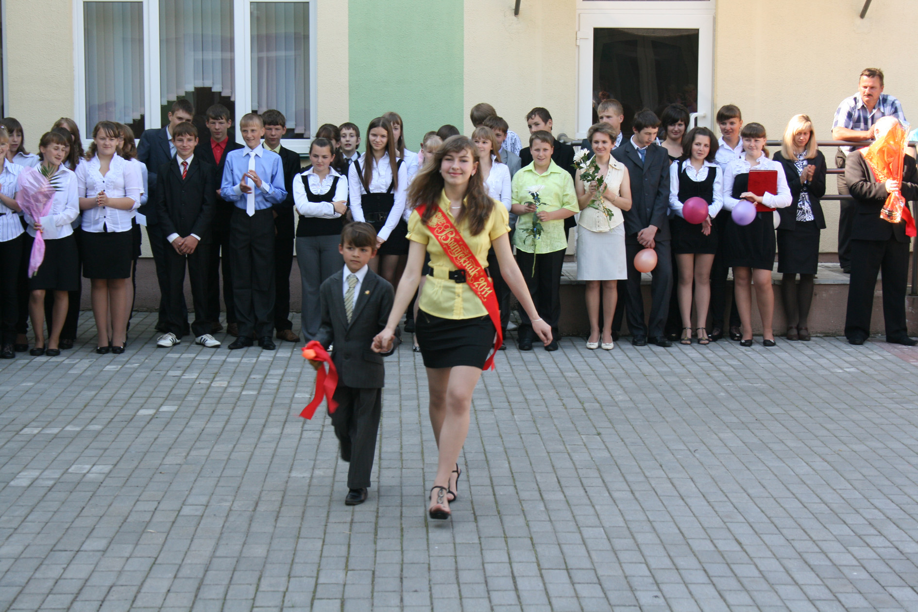 У школах прагучаў апошні званок