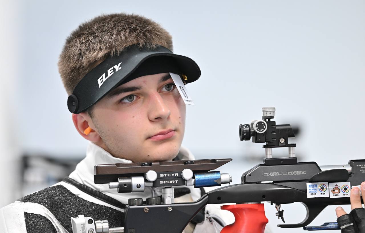 Стрелок Ливанцов принес Беларуси первую медаль олимпийского фестиваля в Скопье