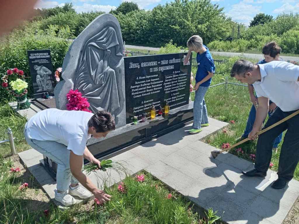 Профсоюзная акция "Сохраним память на века" прошла на Берестовитчине