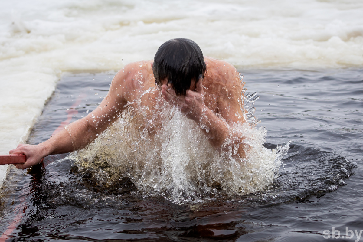 Крещенское купание: как окунуться в прорубь безопасно для здоровья