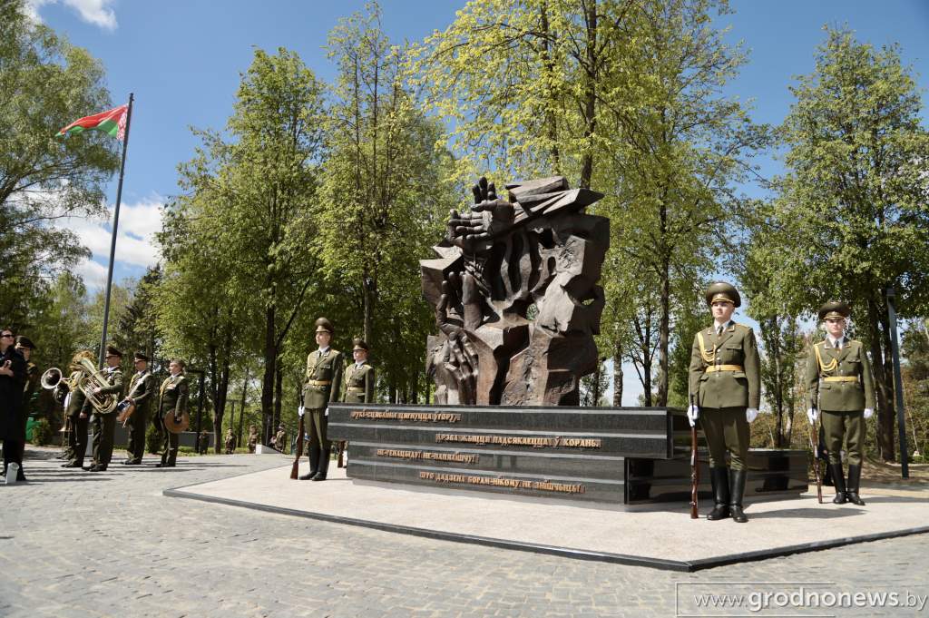 Коммунальные проблемы и сохранение исторической памяти. Какие вопросы поднимались на стриме с губернатором