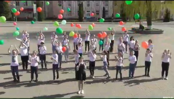 Учреждения культуры Берестовицкого района присоединились к областной  акции "Споём День Победы вместе!"