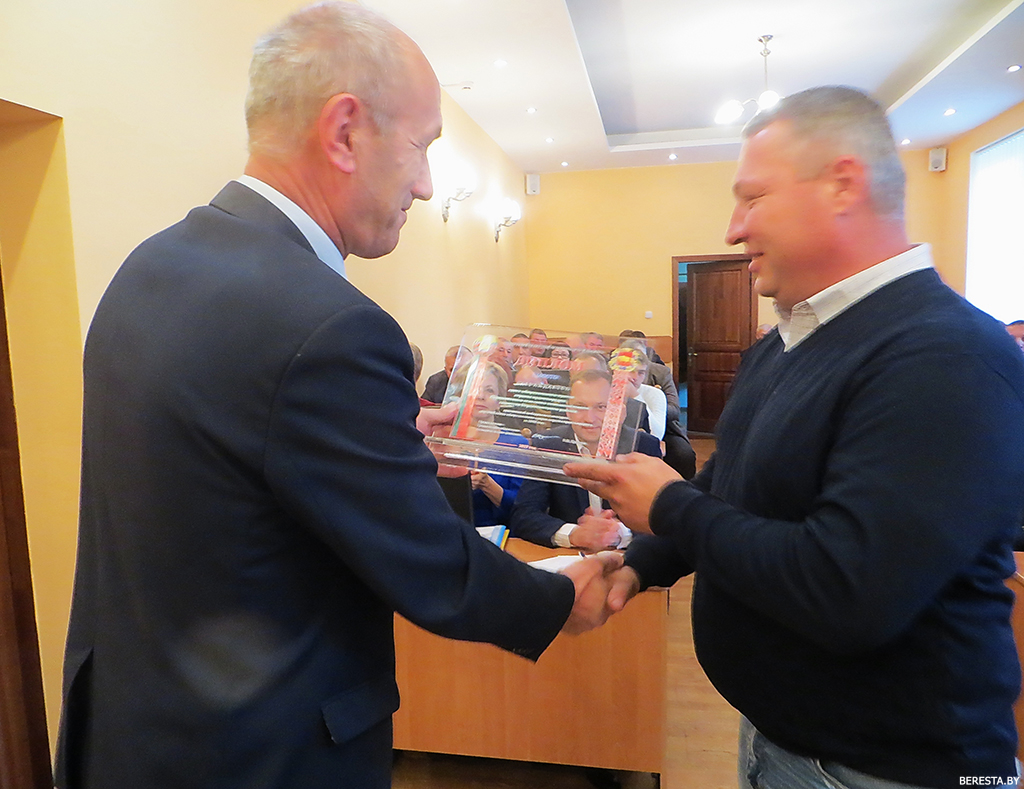 На совещании у председателя райисполкома рассмотрены вопросы о работе добровольных дружин, об организационных вопросах переписи населения и избирательной кампании