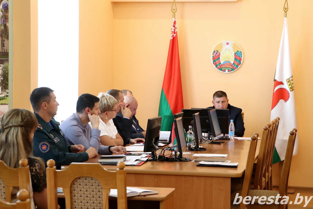 В Берестовицком райисполкоме обсудили спортивную и социальную сферы