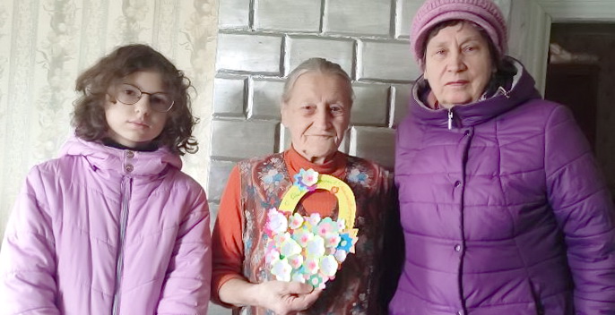 Дети войны – последние свидетели. Участники клуба «Поиск» поздравили берестовичанку Леонеллу Лещинскую с днем рождения