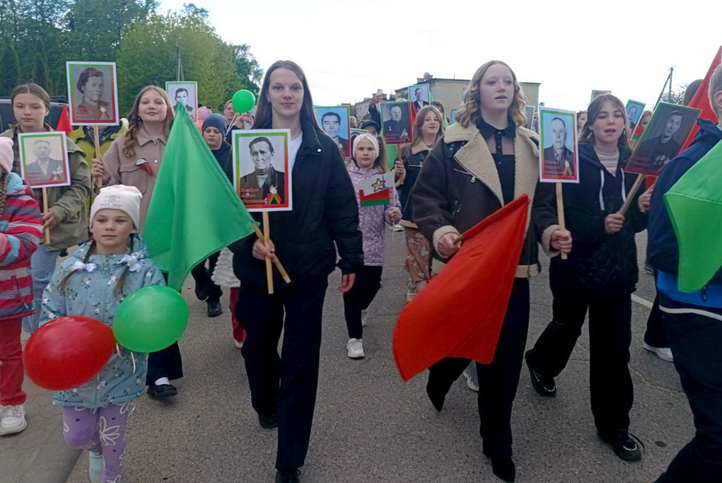 Парадное шествие и полевая кухня. В агрогородке Большие Эйсмонты День Победы отметили ярко и масштабно