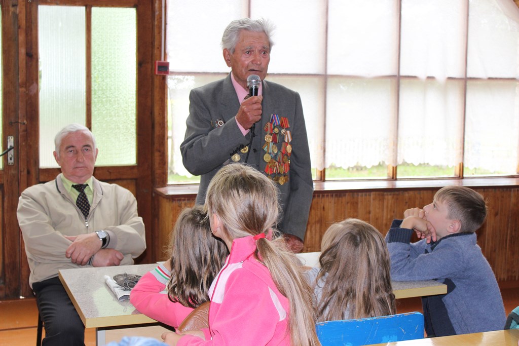 В детском оздоровительном лагере "Берестовицкий" прошла встреча с ветераном войны