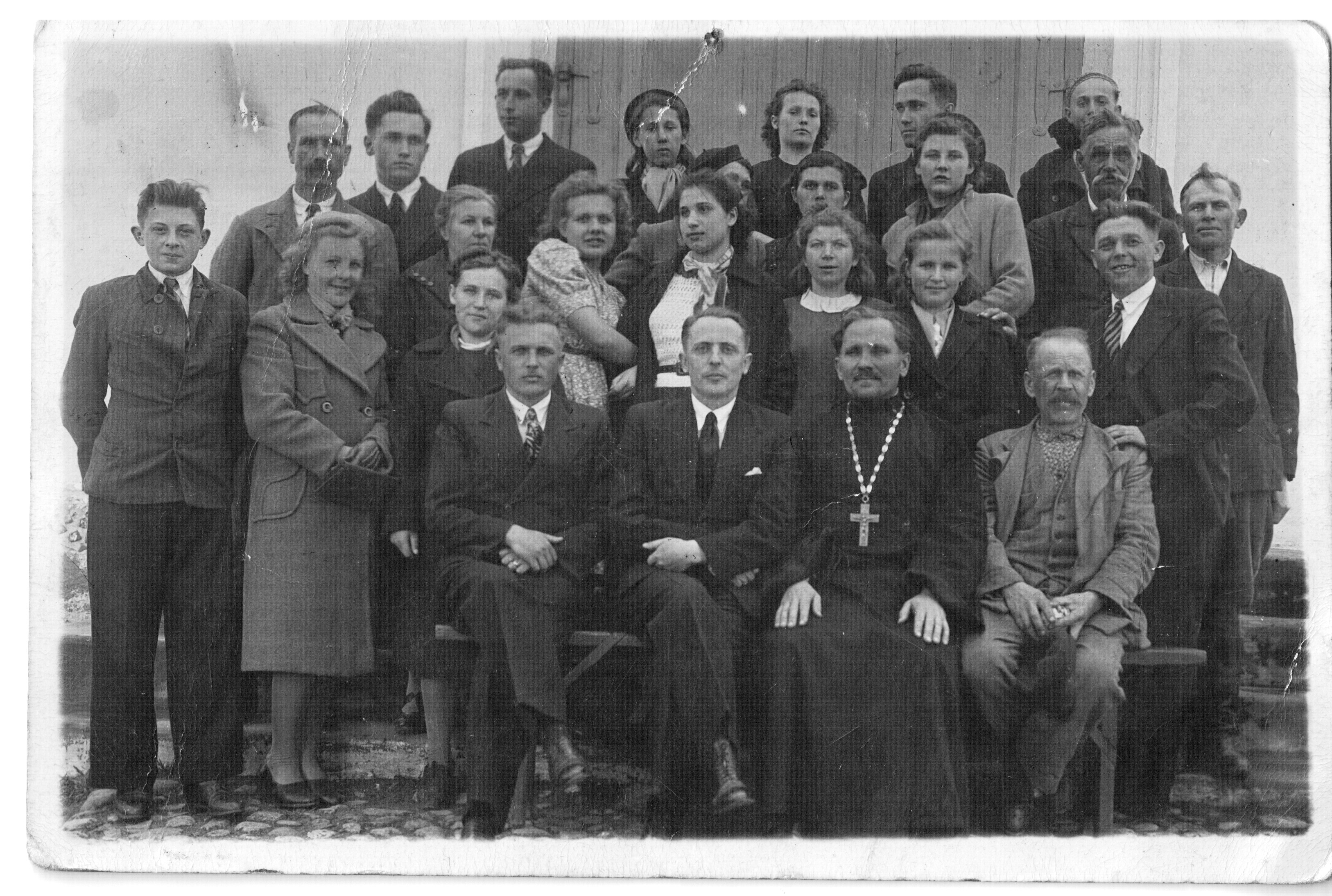 История Берестовитчины в фотографиях: Листая семейный альбом