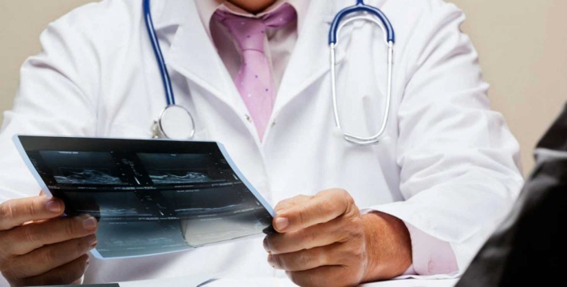 Огнестрелы, отравления алкоголем и подростковая беременность - в каких случаях врачи сообщат в милицию