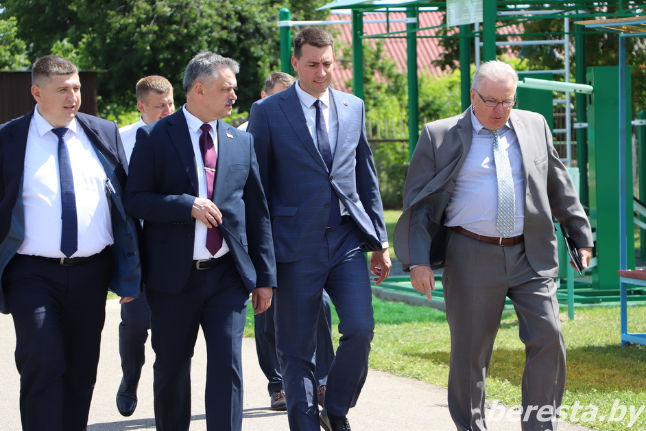 О спорте - в конструктивном ключе. Министр спорта и туризма Сергей Ковальчук посетил Берестовицкий район