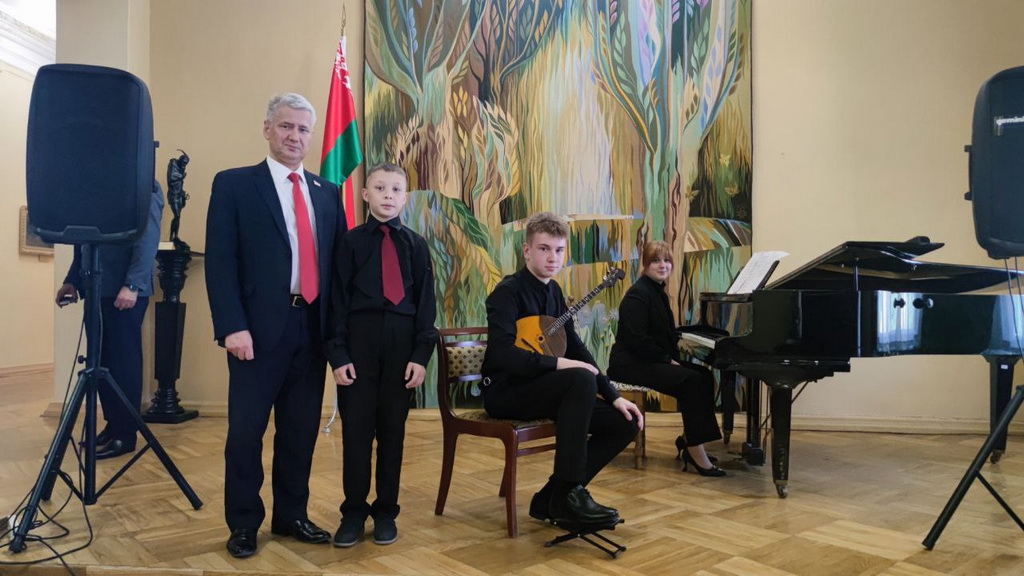 Георгию Бобкову из Большой Берестовицы вручено свидетельство президентского фонда