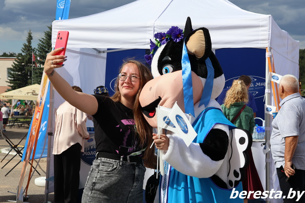 Праздник вкуса и молочных традиций: ОАО «Молочный Мир» порадовал гостей «Дажынак»