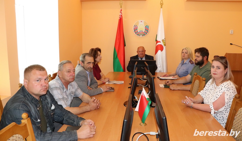 В Берестовицком райисполкоме состоялось заседание районной комиссии по обеспечению безопасности дорожного движения