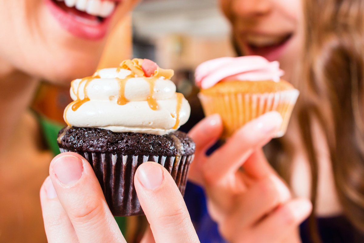 Как научиться не заедать эмоции? Советует специалист