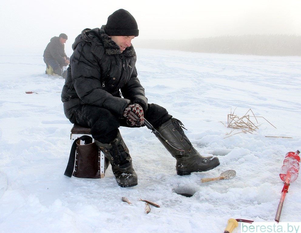 Берестовицкие рыбаки приглашаются на  соревнования по подледному лову рыбы
