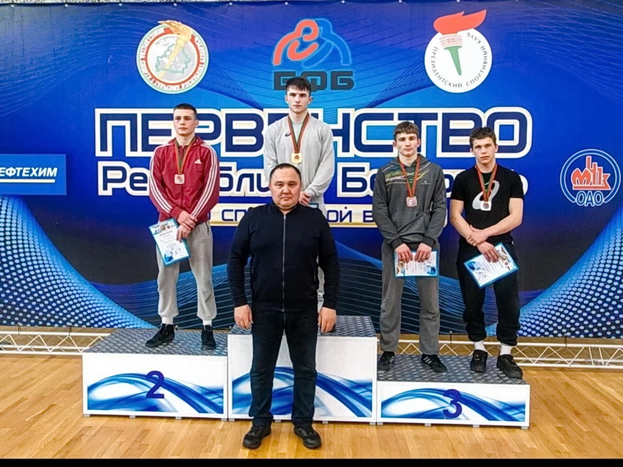 Берестовицкие борцы успешно выступили на республиканском первенстве