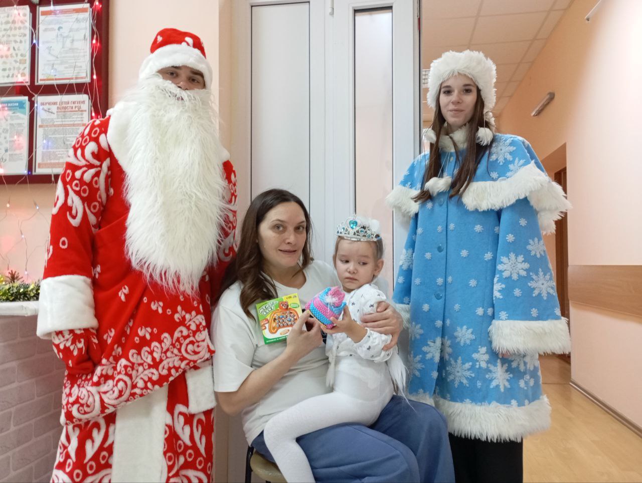 Время чудес, волшебства и подарков. Школьники агрогородка Пограничный присоединились к благотворительным акциям