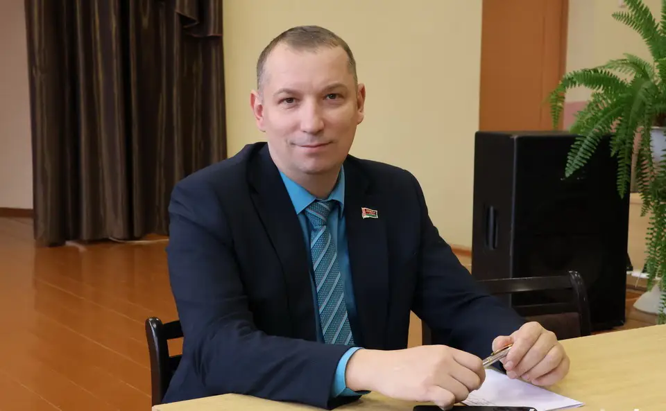 Прямую телефонную линию проведет заместитель председателя Берестовицкого районного исполнительного комитета Андрей Щука