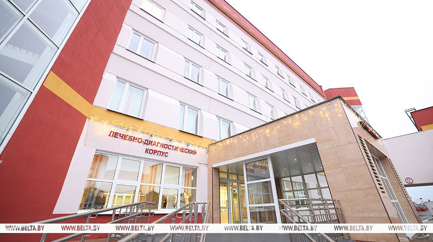 Александр Лукашенко поздравил коллектив Минской областной детской клинической больницы с 50-летием учреждения