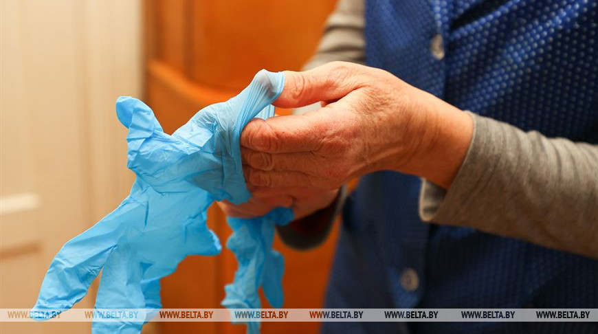 Какие услуги может оказать социальный работник, рассказали в Минтруда