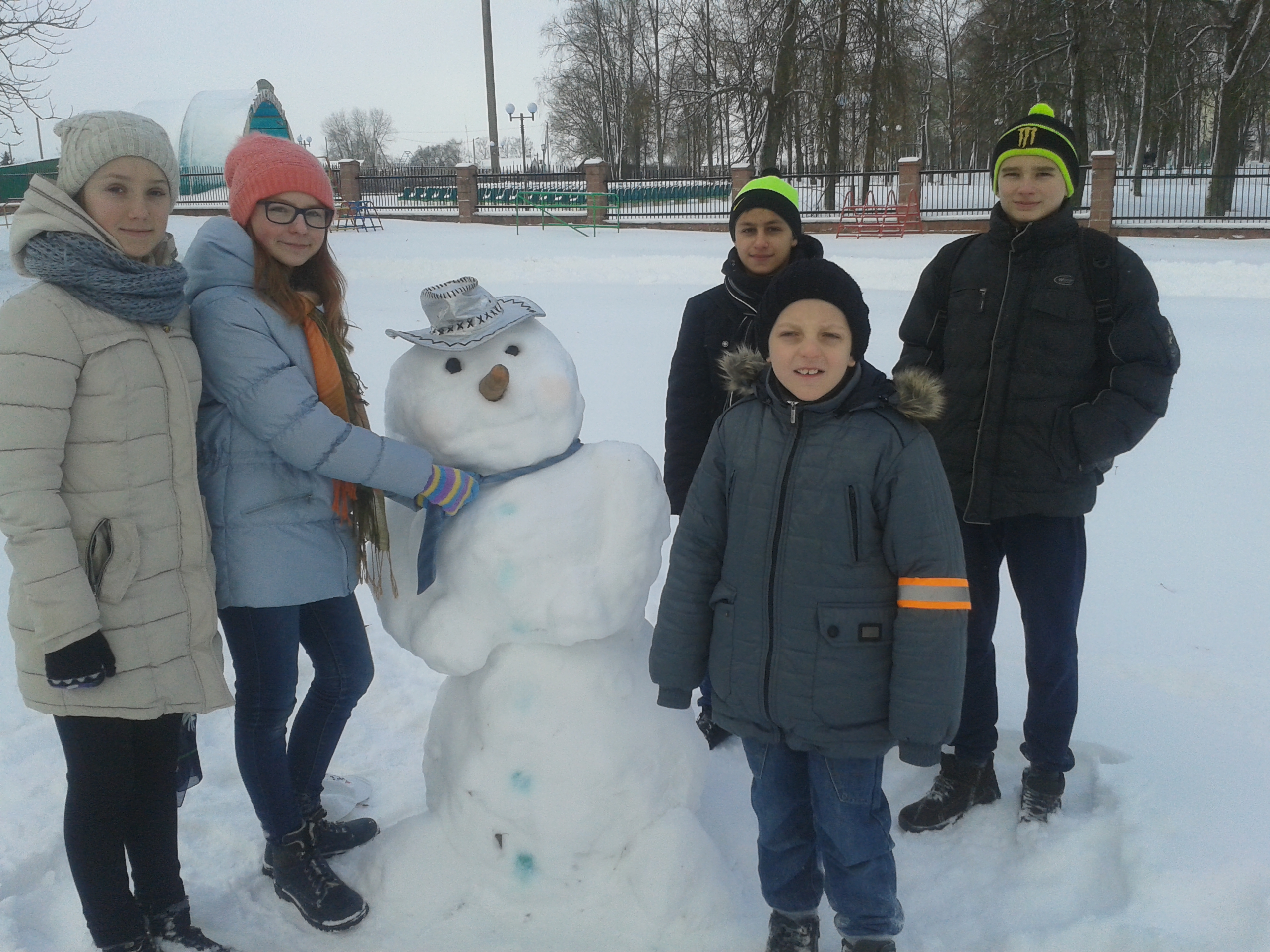 Снежные забавы в Большеберестовицкой средней школе