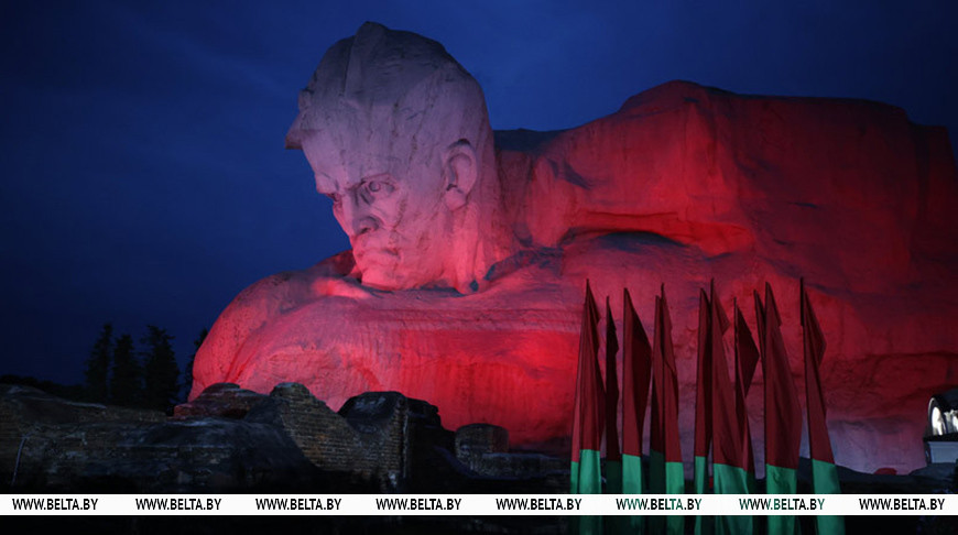 Александр Лукашенко: сберечь мир - священный долг нынешнего поколения белорусов