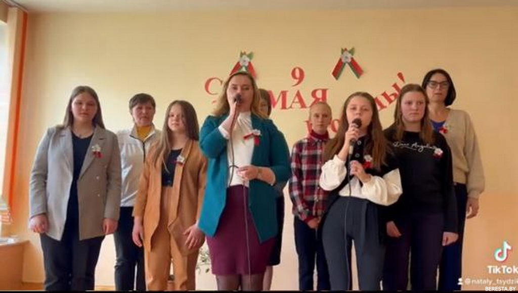 Пархимовские школьники и педагоги присоединились к областной акции «Споем День Победы вместе!»