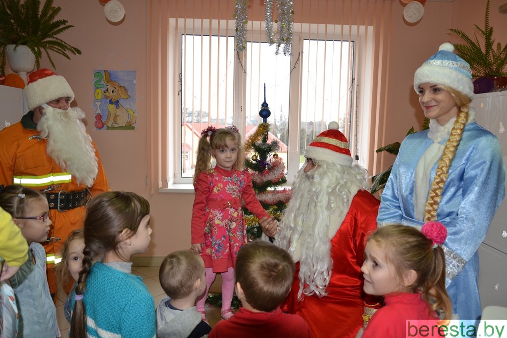 Новогоднее настроение - для маленьких пациентов Берестовицкой ЦРБ
