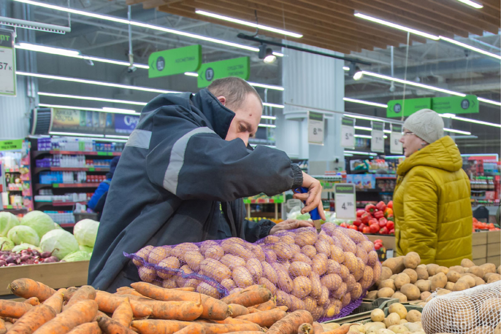 Магазины получат льготные кредиты на закупку овощей и яблок в межсезонье